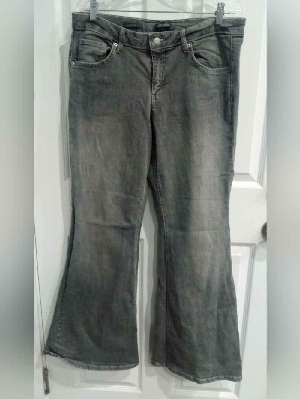 wild fable Women’s Gray Flare Jeans